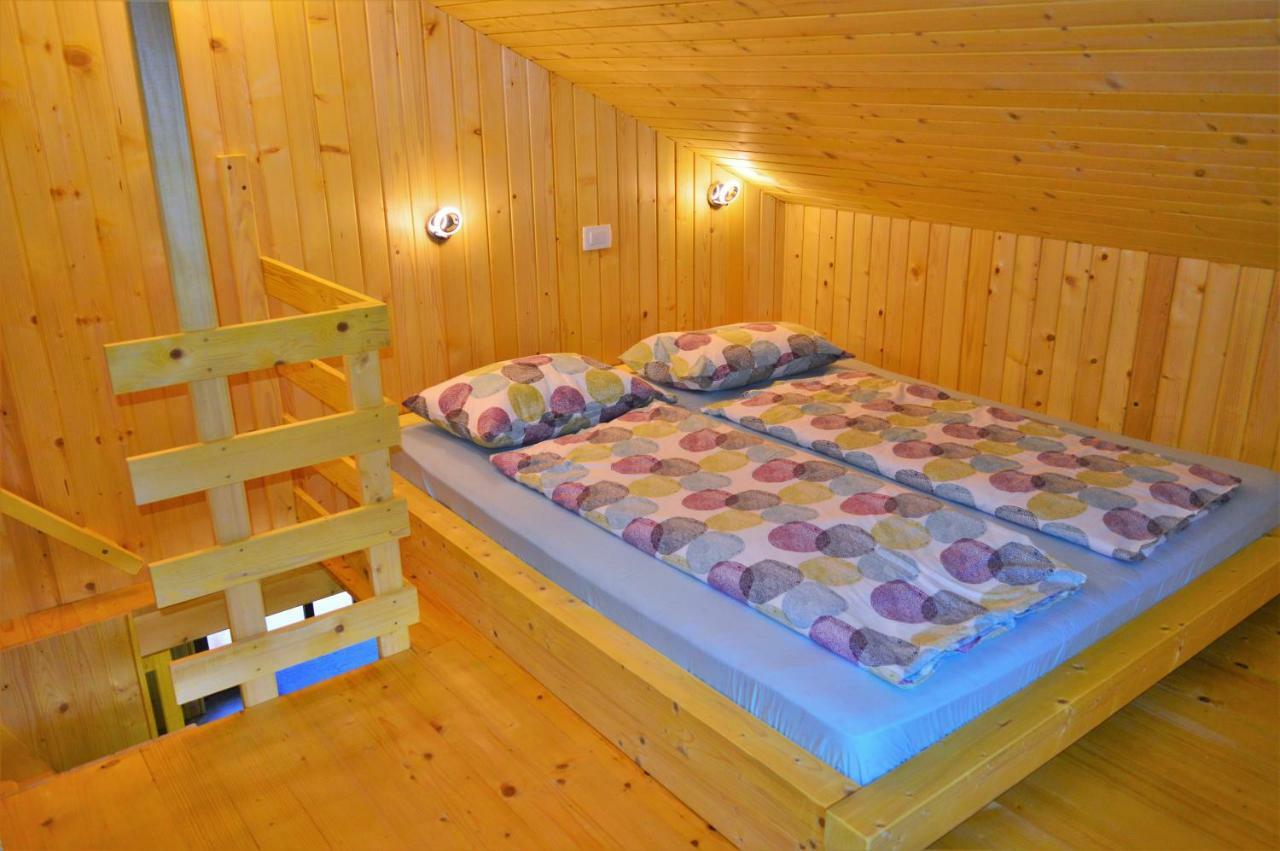 Sleeping with the bees Kozjak Kobarid Buitenkant foto